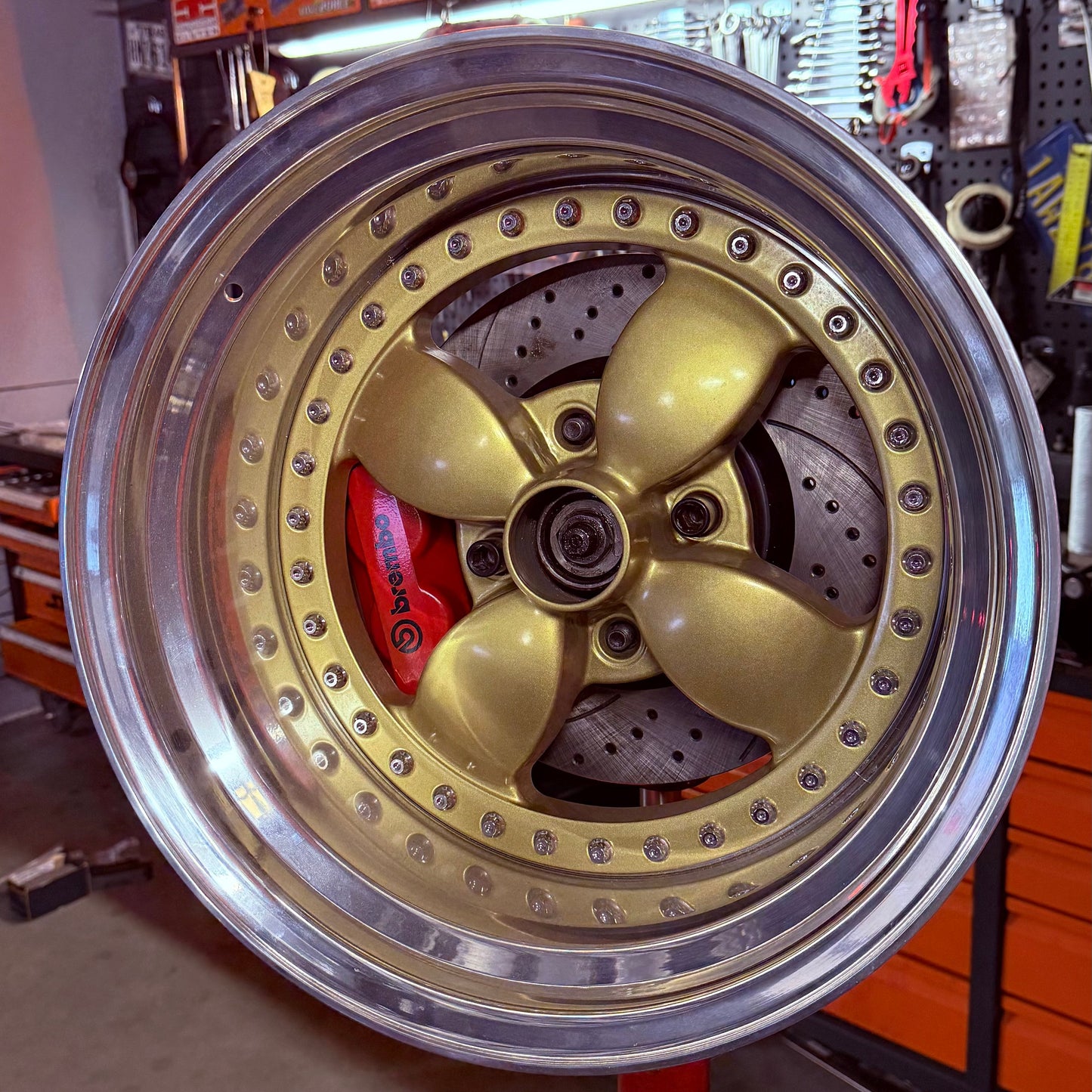 Brembo BBK - 305mm vented discs